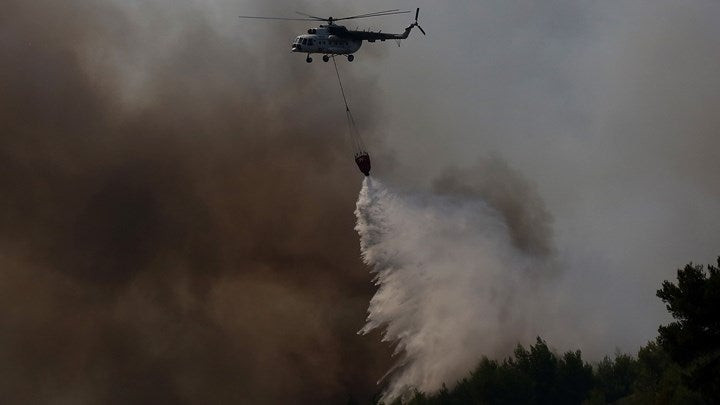 Ελιγμός που κόβει την ανάσα από πιλότο στην καρδιά της πύρινης λαίλαπας – Συγκλονιστική εξομολόγηση